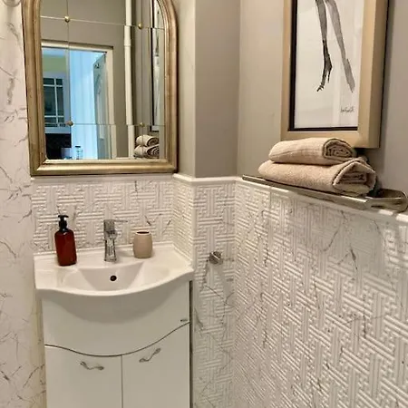 Daire Downtown - Ultra With Park View Bükreş